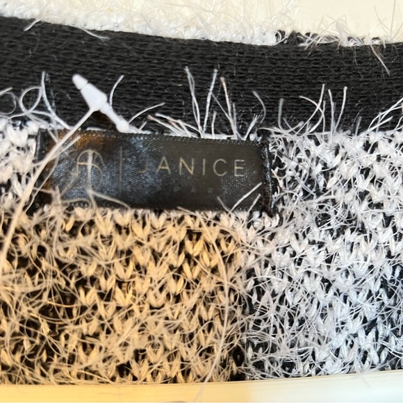 Janice Apparel Duster - Picture 2 of 4